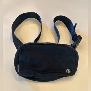 Lululemon Everywhere Belt Bag -Black